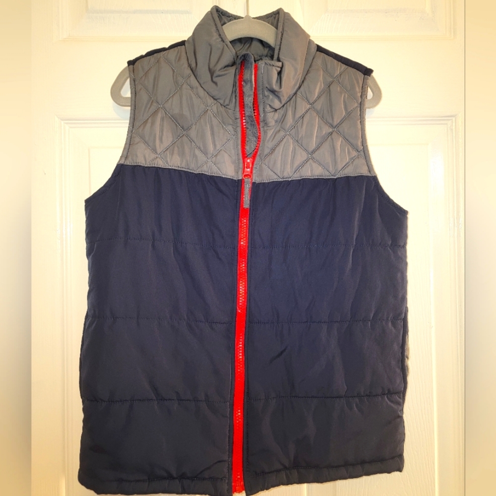 Children's Place Boys blue and gray quilted vest. Size 7/8.